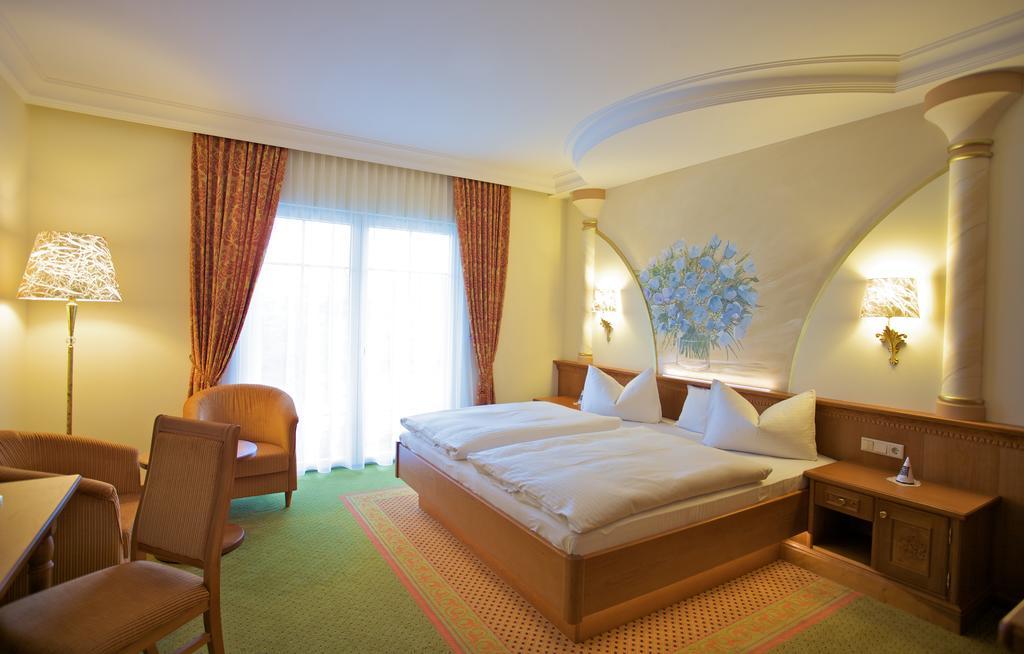 Hotel Am Schlossberg Έρντινγκ Δωμάτιο φωτογραφία